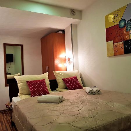 B&B Bazeni SJJ Exteriör bild