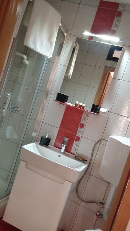 B&B Bazeni SJJ Exteriör bild