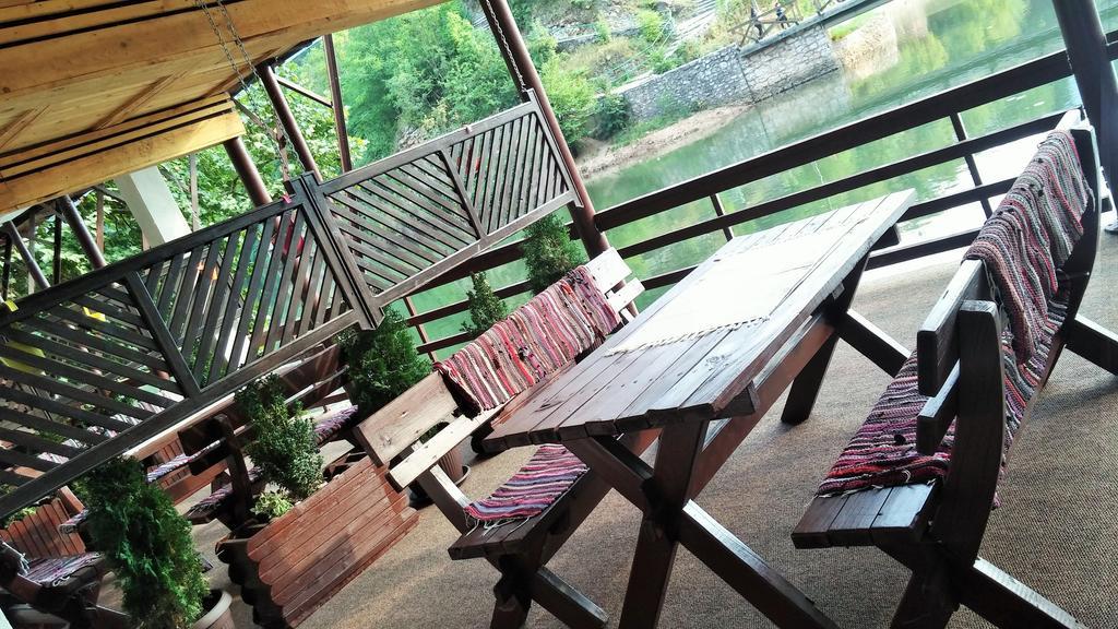 B&B Bazeni SJJ Exteriör bild
