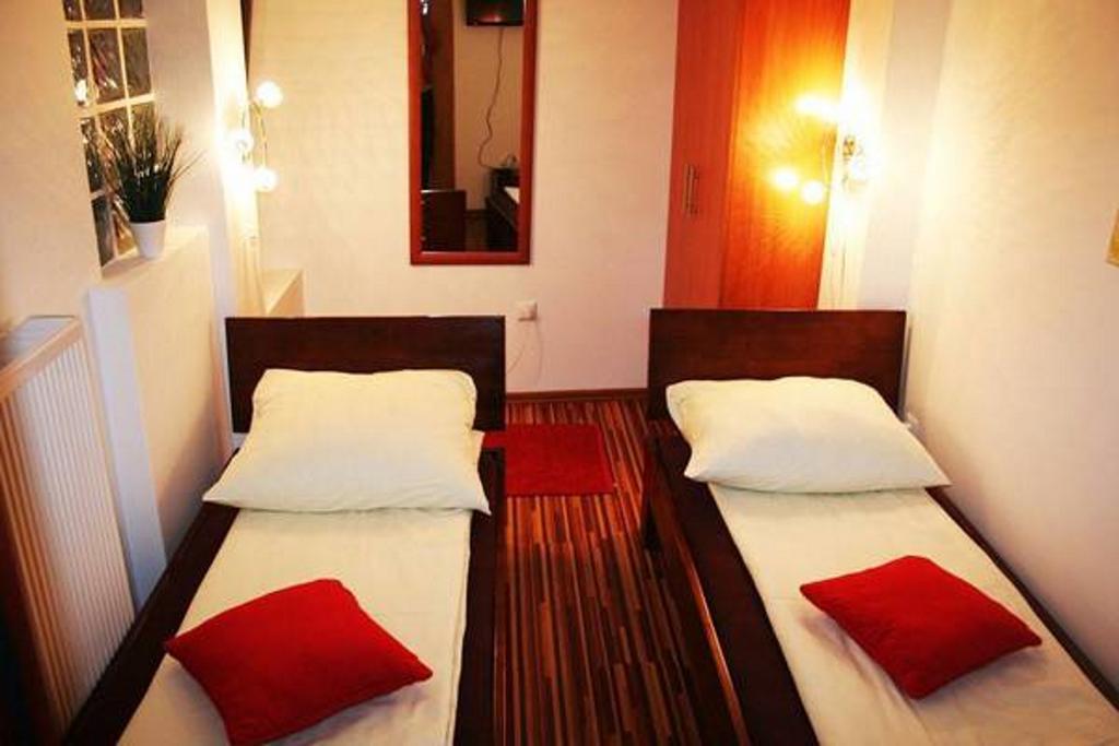 B&B Bazeni SJJ Exteriör bild