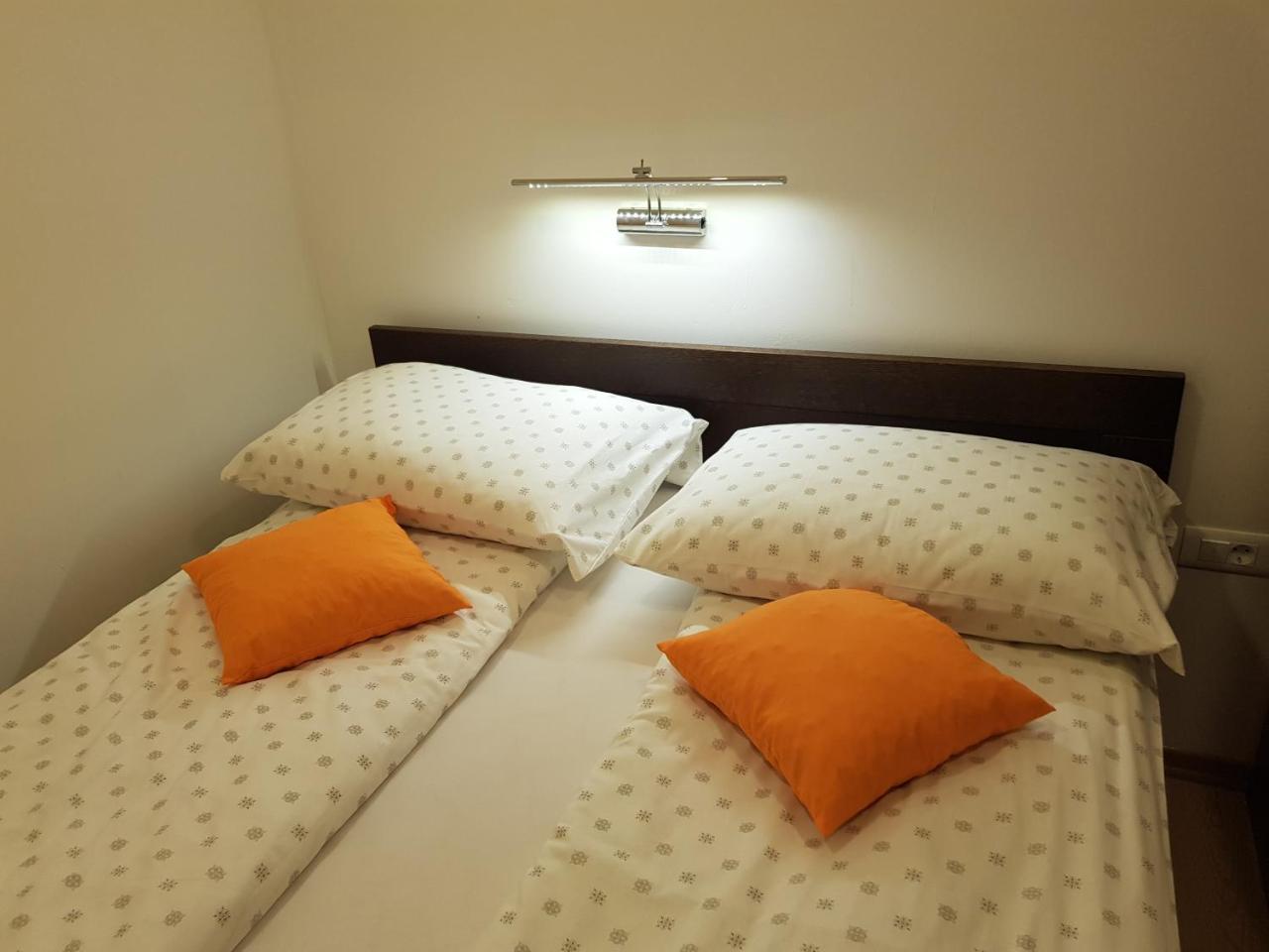 B&B Bazeni SJJ Exteriör bild